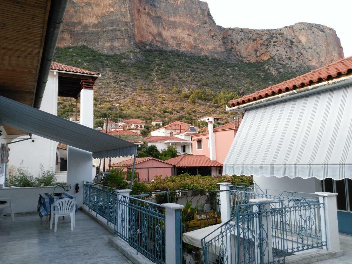 Small House For Holidays Leonídion Extérieur photo